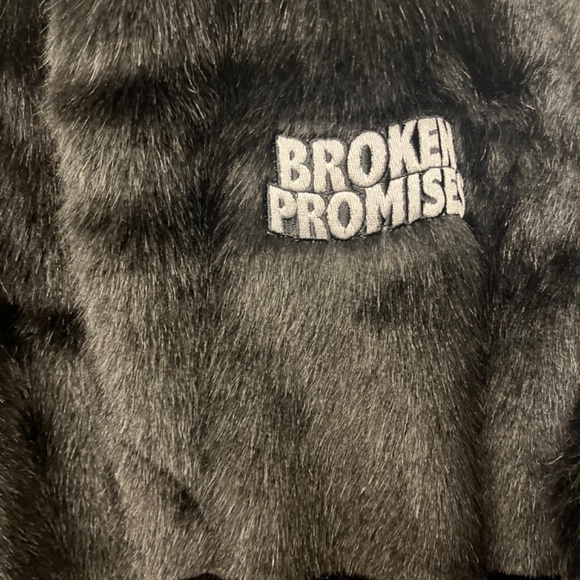 Broken Promises Faux Fur coat - Picture 3 of 7